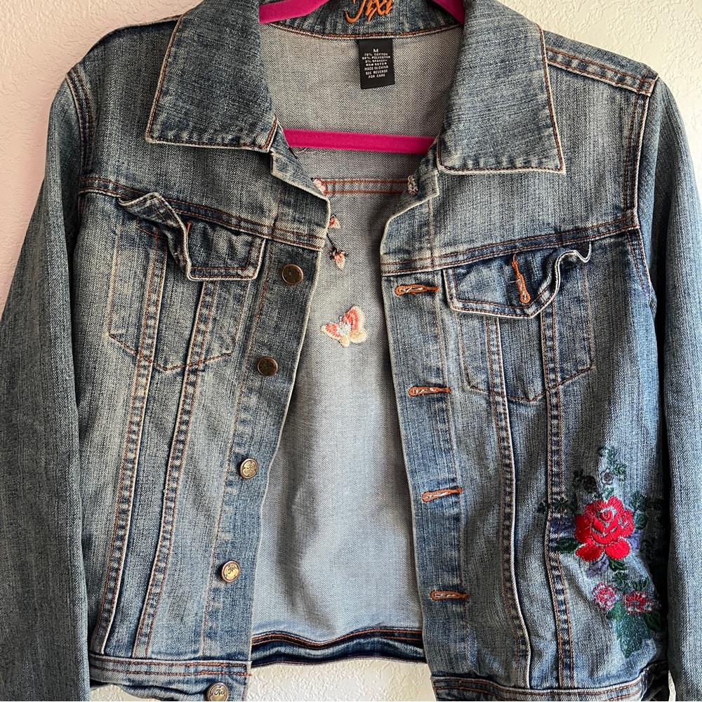 Really Cute Jean Jacket with Embroidery Colorful Flower Boho Vintage Denim